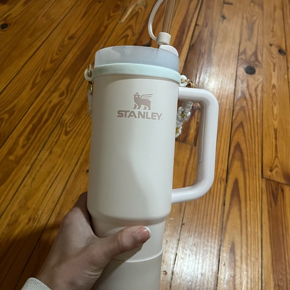 🥤{Stanley} - Picture 4 of 7